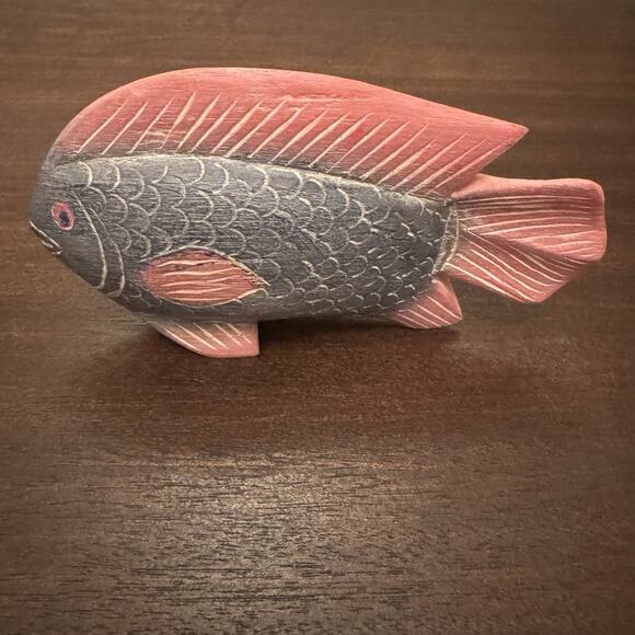 Two Vtg Hand Carved Wooden Tropical Fish Painted Coastal Decor Beach Chic - Picture 7 of 15